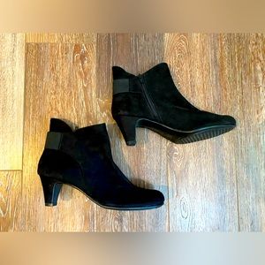 Aerosols brand black suede booties size 10